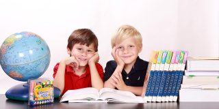 Navigating-the-Future-The-Prospects-of-AI-Bots-in-Canadian-Schools
